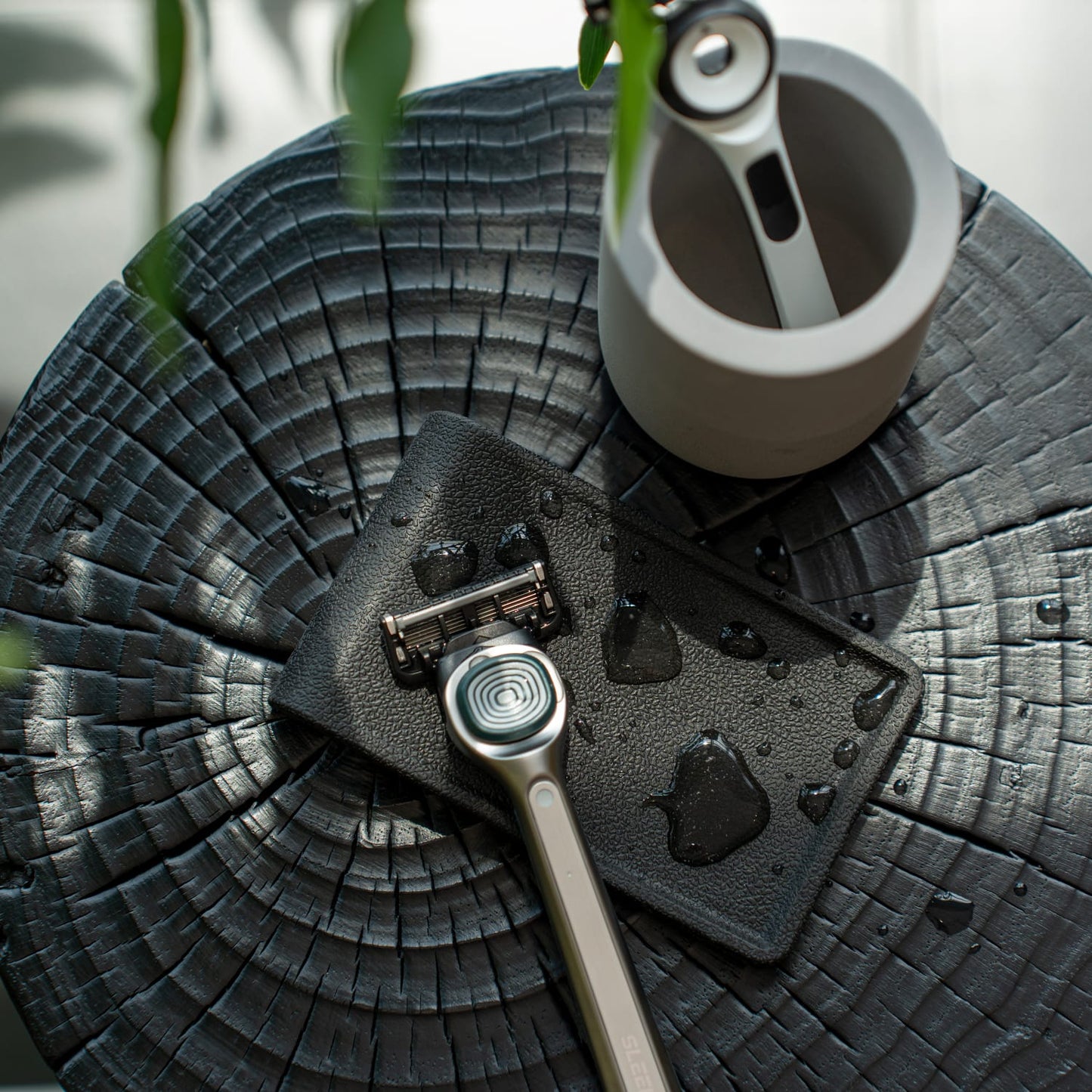 Galline 1.0 — Carbon Razor Pad